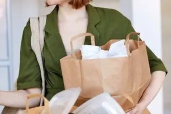 اگه تو هم همیشه ظروف پلاستیکی یکبار مصرف و نایلون هارو نگه می داری این مطلب برای توست!
