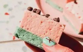 طرز تهیه مارشملو هندوانه‌ای خانگی برای شب یلدا
