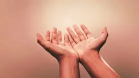 این دعا رو بخون و پیش همه عزیز شو | اگر میخوای پیش همسر و شریک عاطفیت عزیز باشی این دعا رو از دست نده