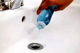 سینک وقتی گرفت تو یک چشم بهم زدن بازش کن | معجزه جوش شیرین و سرکه برای بازکردن سینک ظرفشویی