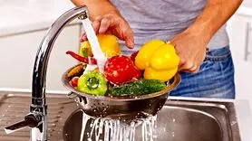 یه عمر اشتباه سبزیجات و میشستیم | اشتباهات رایج و خطرناک در شستشوی سبزیجات