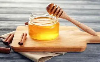 خواص شگفت انگیز آب عسل و دارچین که تمام عمر از آن بی خبر بوده ایم