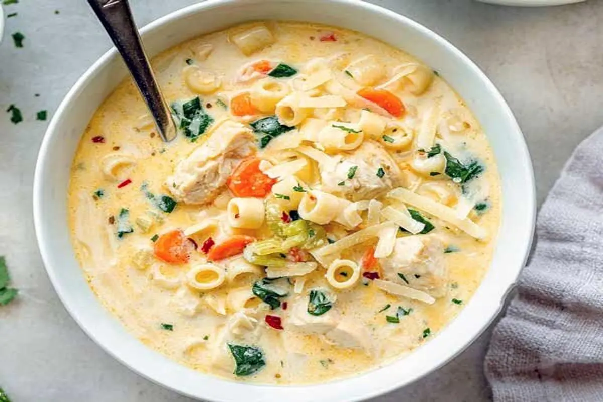 یک سوپ رنگارنگ پاییزی؛ گرم، خوش‌عطر و مجلسی