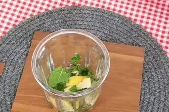 طرز تهیه اسموتی هندوانه سه سوته برای رفع عطش