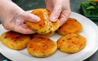 فقط ۱ قوطی تن ماهی و ۳ سیب‌زمینی و ۱۰ دقیقه زمان؛ طرز تهیه بهترین کوکو دنیا