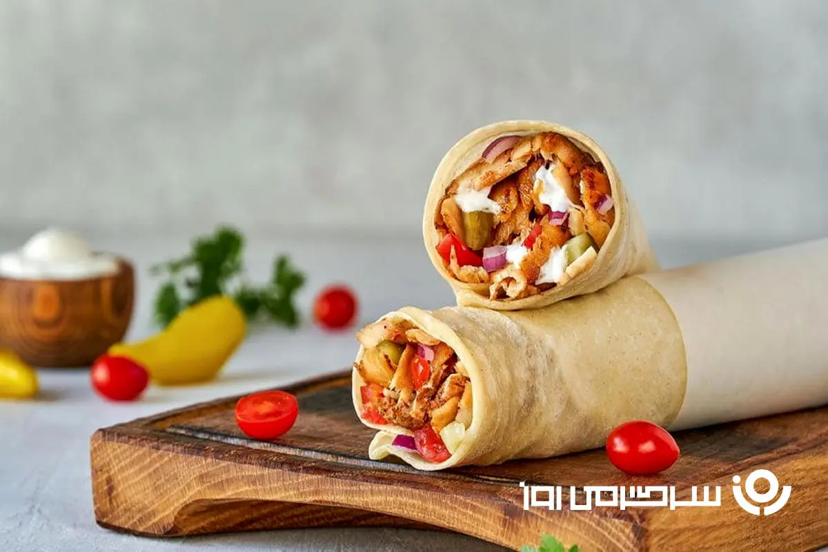 طرز تهیه شاورما مرغ با نان لواش به سبک لبنانی
