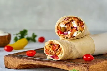 طرز تهیه شاورما مرغ با نان لواش به سبک لبنانی