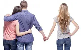 روانشناسان می گویند؛ با این نشونه های مخفی مچ شوهر خیانتکارتو بگیر!