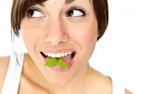 دلیل اصلی بوی بد دهان چیست؟ | یک راهکار طلایی برای رهایی همیشگی از بوی بد دهان