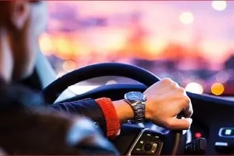 اشتباهی رایج که همه رانندگان انجام می دهند | از ساییدگی صفحه کلاچ تا افزایش مصرف سوخت با این اشتباه ساده