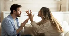 بر اساس روانشناسی 9 نشانه ای که نشان می دهد با یک فرد واقعاً نابالغ عاطفی روبرو هستید