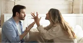 بر اساس روانشناسی 9 نشانه ای که نشان می دهد با یک فرد واقعاً نابالغ عاطفی روبرو هستید
