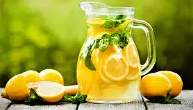 این شربت را جایگزین نوشابه و دلستر در سفره‌هاى خود کنید و از شر 450 بیماری خلاص شوید

