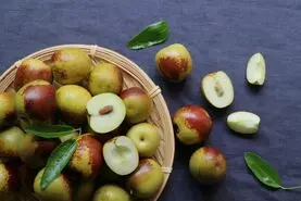 با خوردن این میوه کوچک قرص ویتامین C را فراموش کنید
