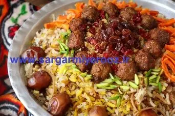 طرز تهیه رشته‌پلوی اقتصادی با کشمش و خرما | ساده، خوش‌عطر و مجلسی