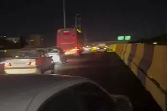 میخ سه پر و پنچری 400 ماشین ؛ حادثه عجیب اتوبان تهران-کرج  + فیلم