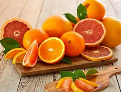 100 گرم از این میوه پرطرفدار حاوی ویتامین‌های C و B۹ و ویتامین C و فیبر غذایی نیمی از نیاز روزانه بدن را تامین میکند