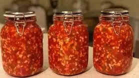 طرز تهیه ترشی گوجه فرنگی مشهدی