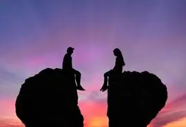 روانشناسی رابطه | این نشونه ها میگه که یک نفر به شما علاقه پنهانی دارد