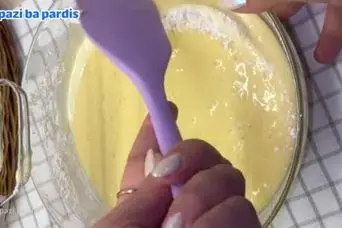 طرز تهیه کیک سیب و دارچین خوشمزه خانگی در ۴ دقیقه!