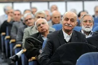آغاز واریز معوقه فروردین ماه بازنشستگان در این تاریخ | واریزی جدید 3 میلیون تومانی برای بازنشستگان از شنبه