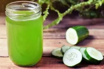 کاهش سریع فشار خون و سم زدایی کامل بدن با مصرف روزانه یک لیوان آب خیار