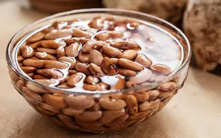 روش صحیح خیساندن حبوبات ؛ نخود و لوبیا را در آب سرد بگذاریم یا گرم ؟