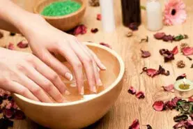 ناخن های محکم و زیبا با این یه ماده خانگی | با این روش خانگی ناخن هاتون دیگه نمیشکند