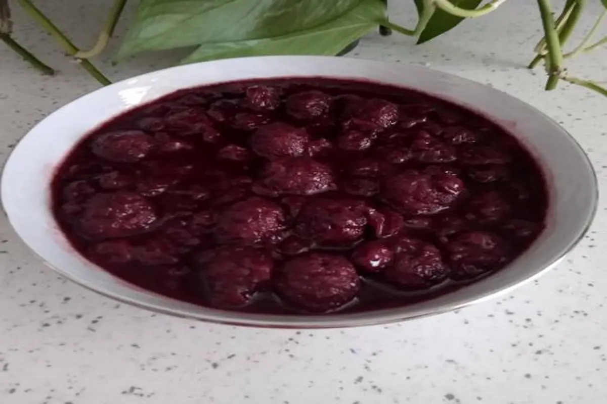 طرز تهیه خورش آلبالو با کوفته قلقلی/ خورشت‌ اصیل ایرانی سرشار از ویتامین c و املاح معدنی
