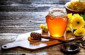 عسل در نوشیدنی های گرم | بهبودی و سلامت بدن با جلوگیری از تر کیب عسل در نوشیدنی های گرم
