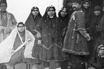 عکس دیدیه نشده از زیباترین زن ناصرالدین شاه با لباس چینی