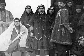 عکس دیدیه نشده از زیباترین زن ناصرالدین شاه با لباس چینی