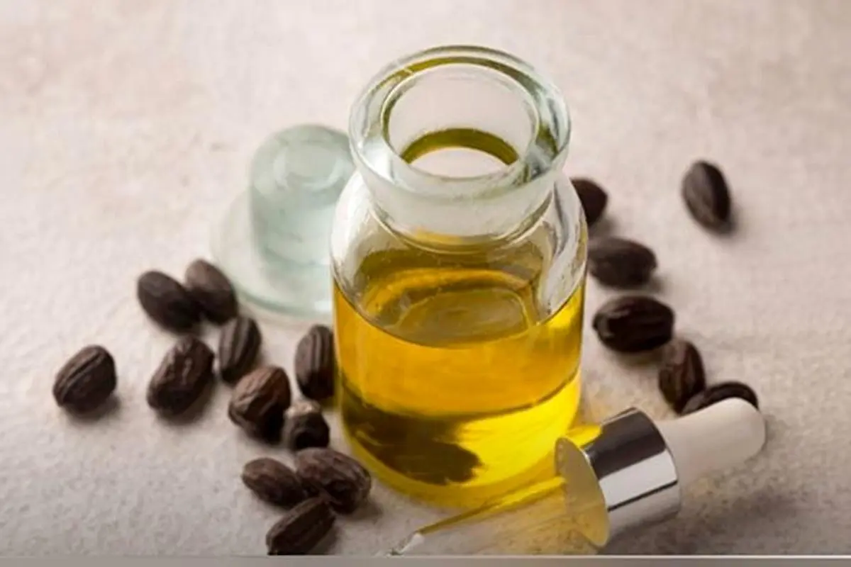 روغن کرچک برای لک صورت؛ ۱۰ فایده و عوارض