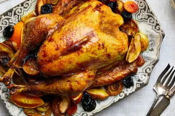 طرز تهیه مرغ شکم پر به روش مجلسی خوشمزه و لذیذ