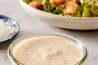 طرز تهیه سس سزار خانگی؛ متفاوت و خوشمزه