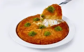 کنافه با شربت زعفران ؛ دسر ترکی برای دورهمی‌ها و عصرانه‌های خاص پاییز