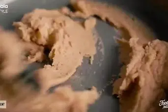 طرز تهیه حلوا سوهان خوش طعم ولطیف تنها در 20 دقیقه