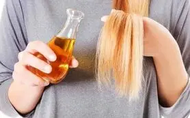 موهاتو بدون نیاز به هزینه های زیاد کراتین تو خونه صاف کن | نسخه های طبیعی و گیاهی برای رفع وزی موها
