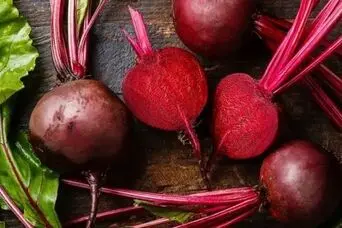 این سبزی قرمز را جدی بگیرید؛ از کاهش فشار خون تا سلامت قلب و عروق