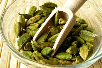 ترفند نگهداری صحیح هل سبز بدون پوک شدن و از بین رفتن بو برای طولانی مدت