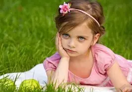 چگونه دختر دار شویم؟ باورهای رایج و روش‌های قدیمی برای داشتن فرزند دختر