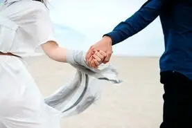 روانشناسی شخصیت | 15 ترفند واسه اینکه بفهمید یکی شما رو دوست داره یا نه