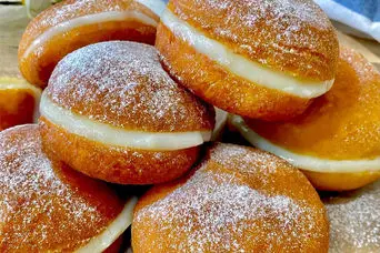 اگر فقط شیر، آرد و شکر دارید، این دونات‌های نرم را از دست ندهید!؛ بدون فر و بدون دستگاه خاص،ارزان، ساده و خوشمزه