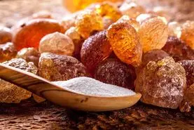 این صمغ  یبوست، بی اختیاری ادرار ، قند خون را شفا  میدهد و ضدلک پوست است