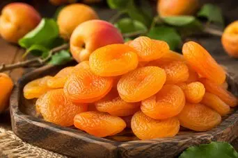 طرز تهیه برگه زردآلو (قیسی) به روش بازاری؛ فوت و فن خوش‌رنگ ماندن و بافت نرم