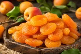 طرز تهیه برگه زردآلو (قیسی) به روش بازاری؛ فوت و فن خوش‌رنگ ماندن و بافت نرم