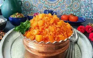 با گوجه و ۲ سیب‌زمینی این ناهار کم‌خرج را بپز | طرز تهیه دمی گوجه با سیب‌زمینی