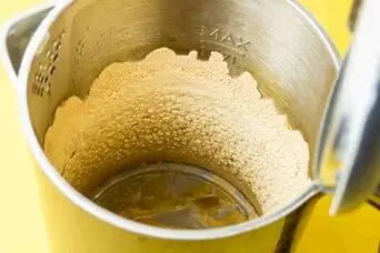 ترفند خانگی و فوری برای از بین بردن رسوب کتری و سماور | ترفند ساده برای شفاف شدن آب و خوش‌طعم شدن چای!